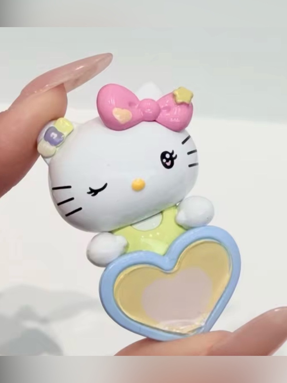 🆕 Sanrio Hello Kitty Sweetheart
Energy Series hipper figure.